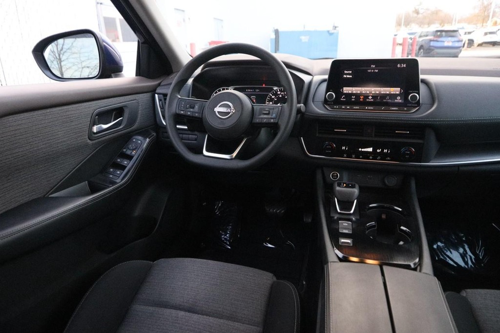 Nissan Rogue Vehicle Image 20