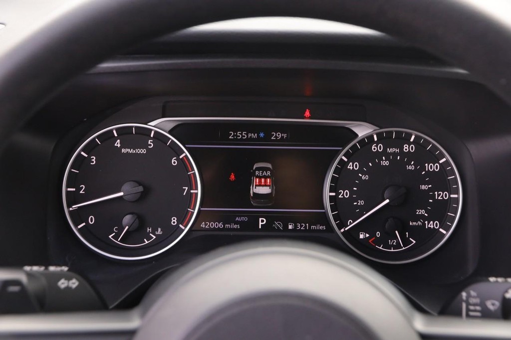 Nissan Rogue Vehicle Image 14