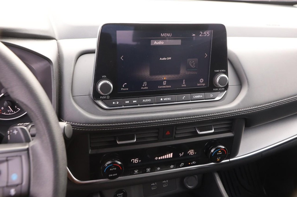 Nissan Rogue Vehicle Image 15