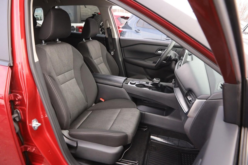 Nissan Rogue Vehicle Image 26