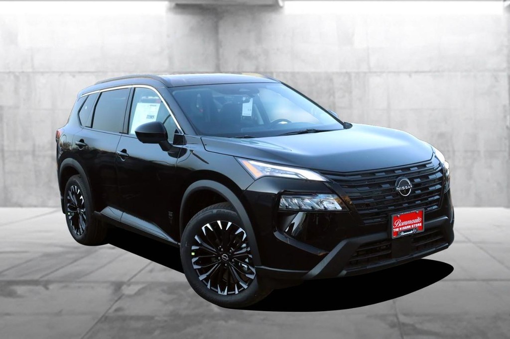 Nissan Rogue Vehicle Image 02
