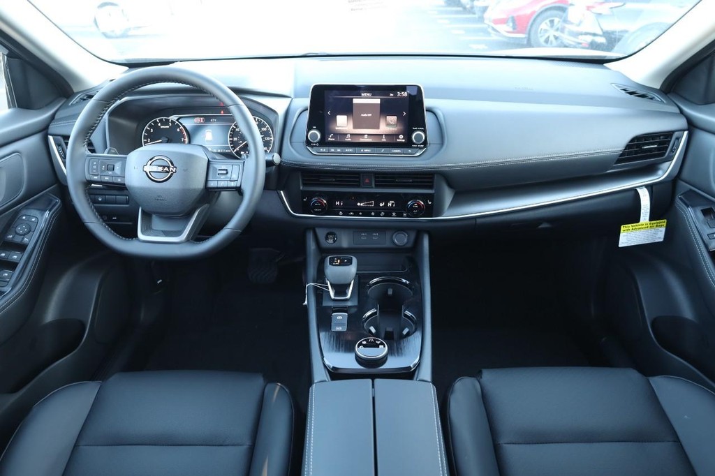 Nissan Rogue Vehicle Image 24