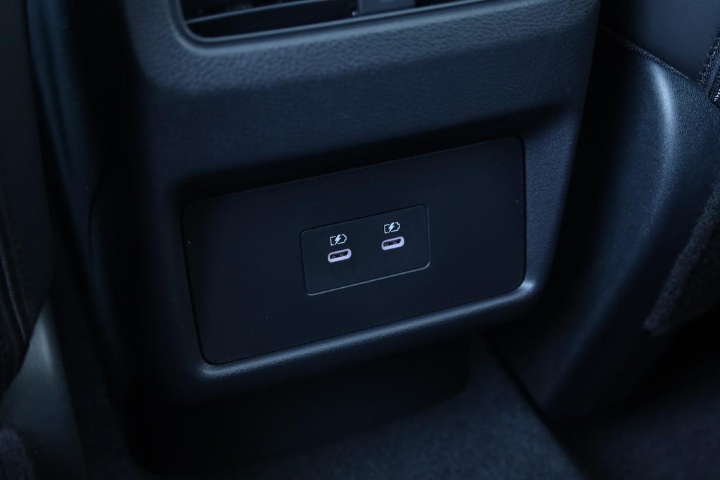 Nissan Rogue Vehicle Image 28