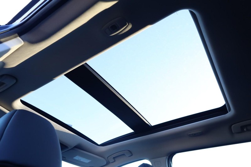 Nissan Rogue Vehicle Full-screen Gallery Image 10