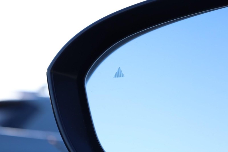 Nissan Rogue Vehicle Full-screen Gallery Image 22