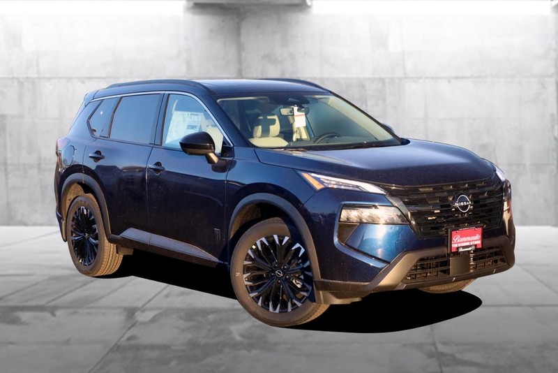 Nissan Rogue Vehicle Image 02