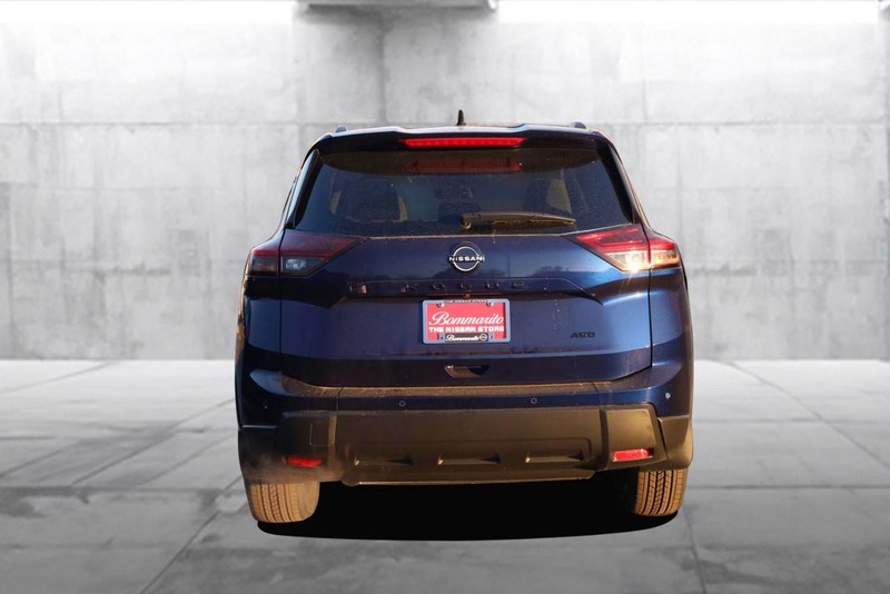 Nissan Rogue Vehicle Image 06