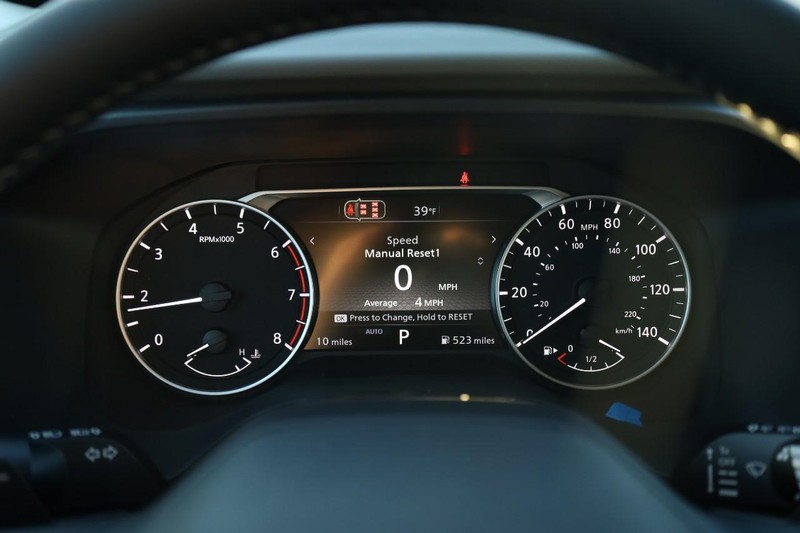 Nissan Rogue Vehicle Image 12