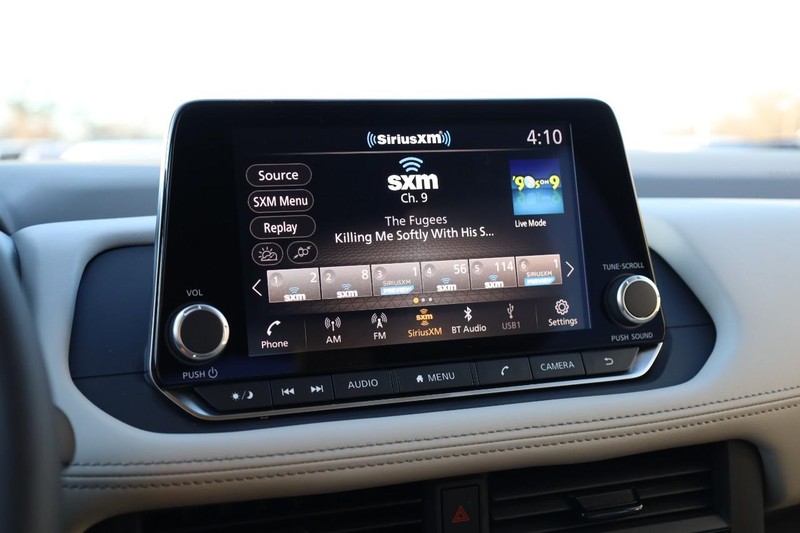 Nissan Rogue Vehicle Image 13