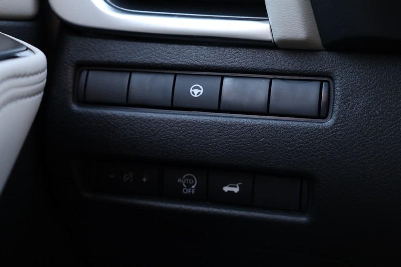 Nissan Rogue Vehicle Image 20