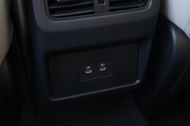 Nissan Rogue Vehicle Image 23