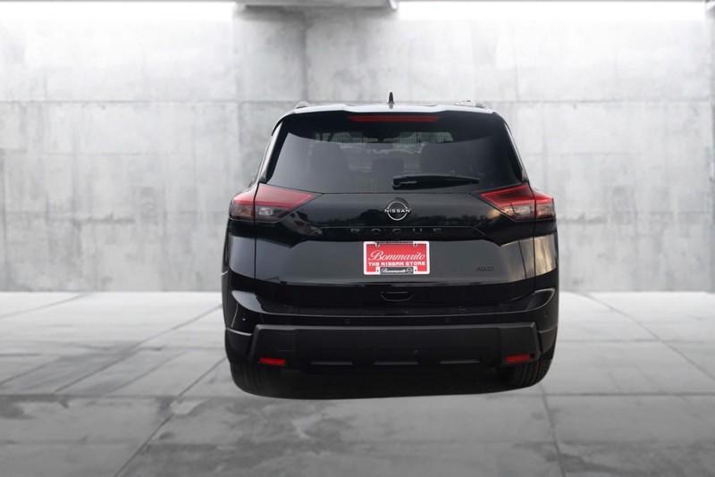 Nissan Rogue Vehicle Image 06
