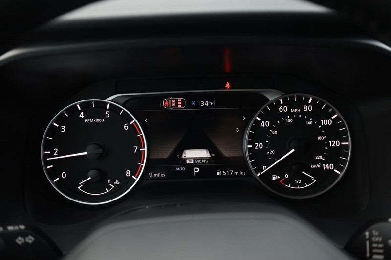 Nissan Rogue Vehicle Image 12