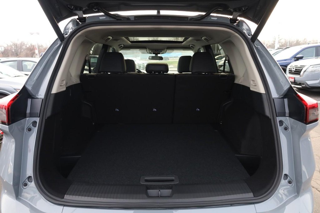 Nissan Rogue Vehicle Image 07