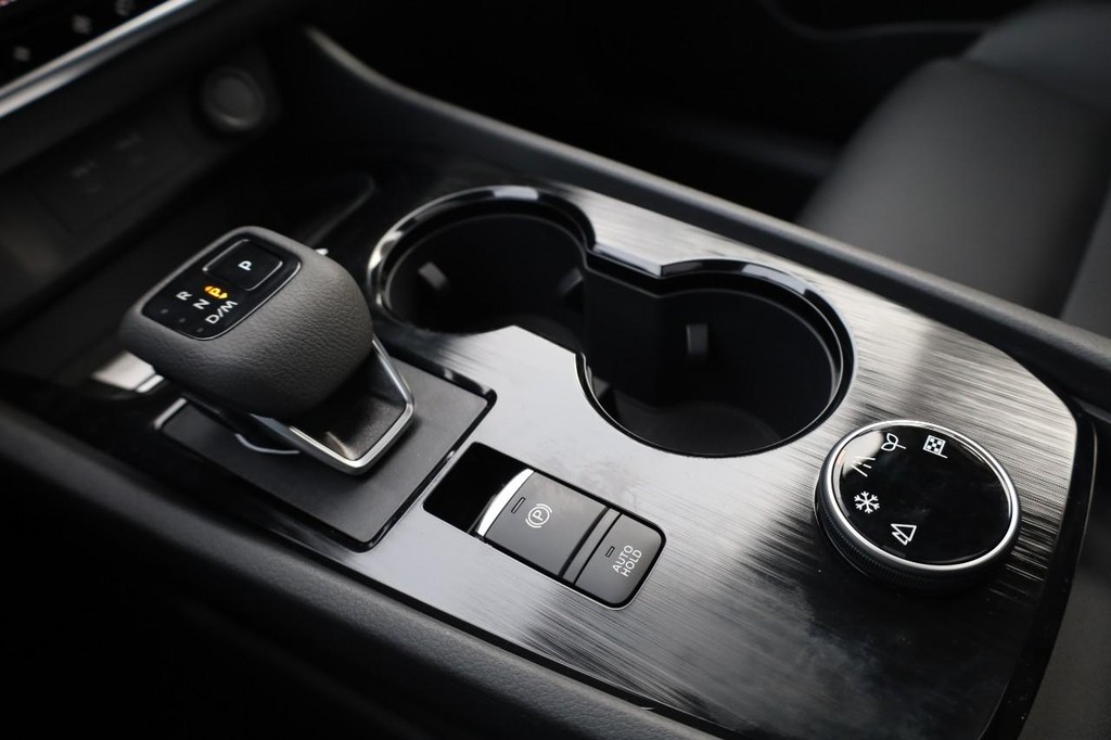 Nissan Rogue Vehicle Image 17