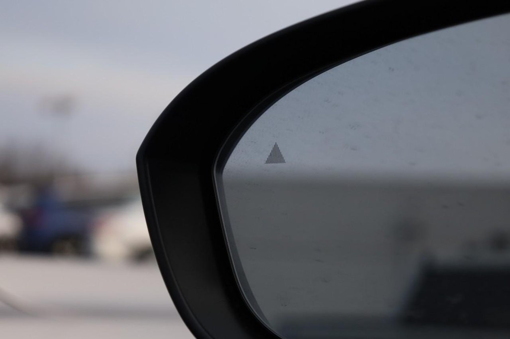 Nissan Rogue Vehicle Image 21