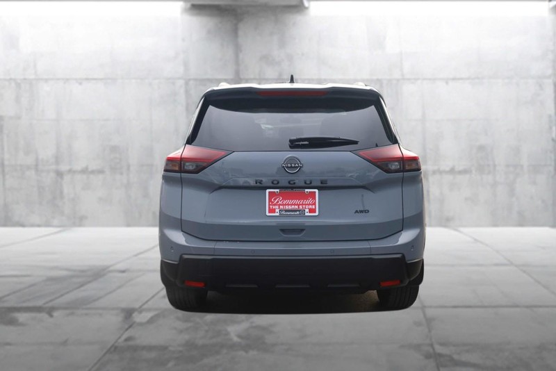 Nissan Rogue Vehicle Image 06