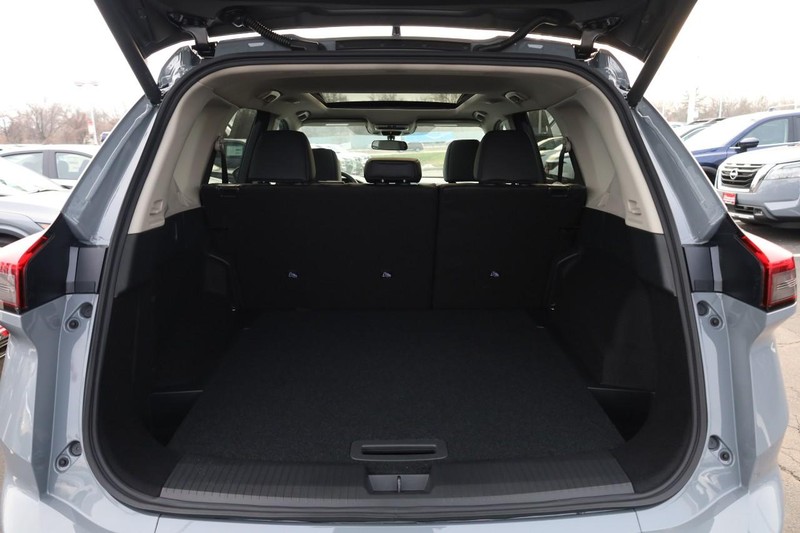 Nissan Rogue Vehicle Image 07