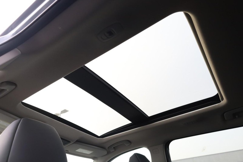 Nissan Rogue Vehicle Image 09