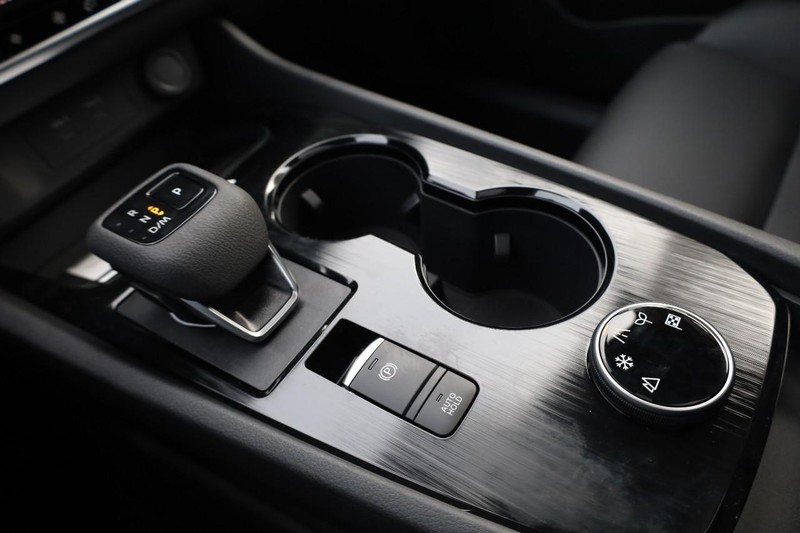 Nissan Rogue Vehicle Image 17