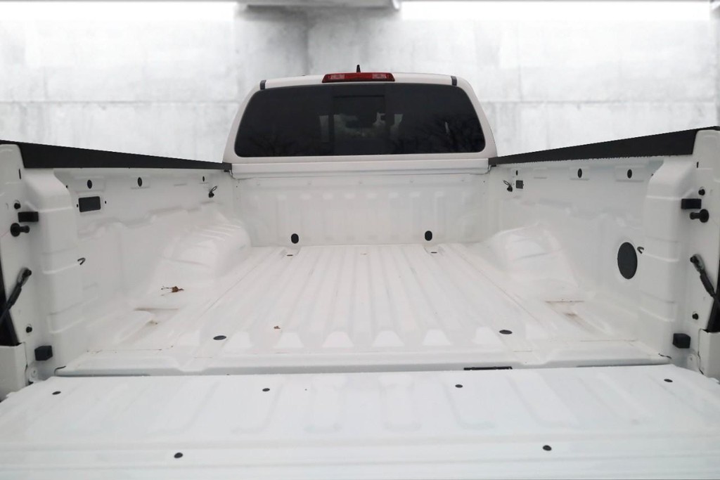 Nissan Frontier Vehicle Image 07