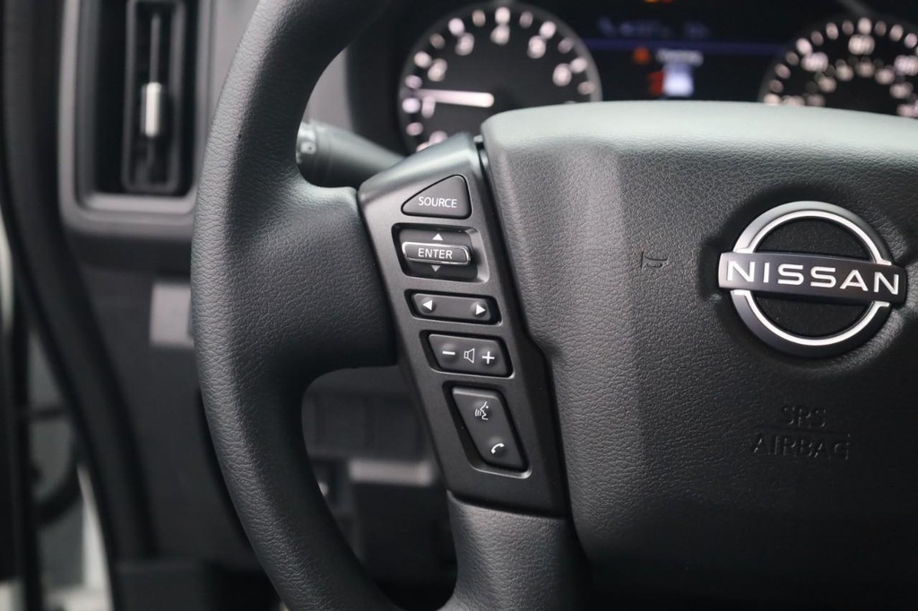 Nissan Frontier Vehicle Image 11