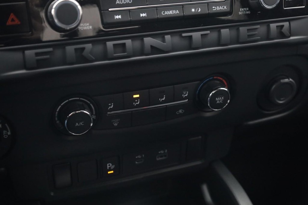 Nissan Frontier Vehicle Image 18