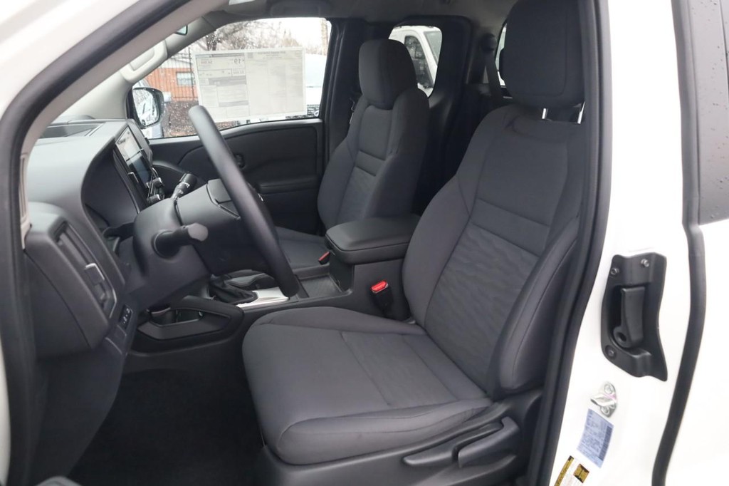 Nissan Frontier Vehicle Image 21