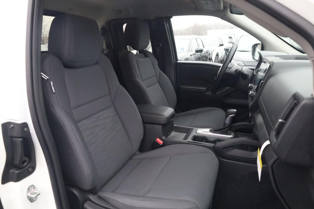 Nissan Frontier Vehicle Image 22