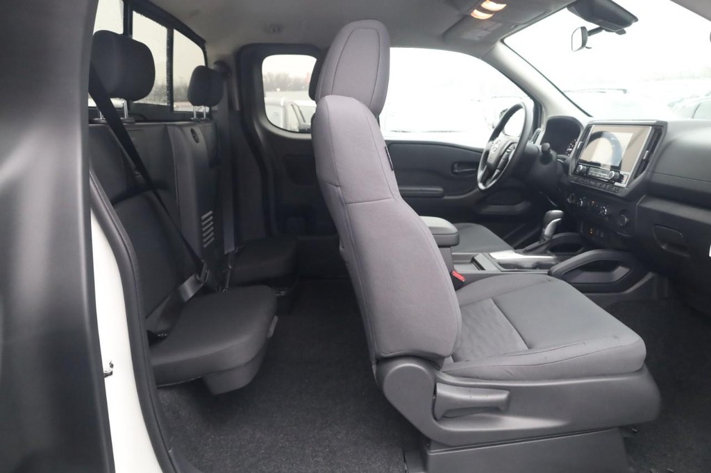 Nissan Frontier Vehicle Image 23