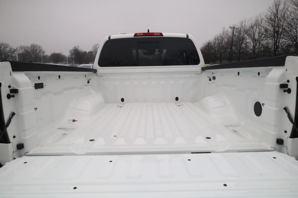 Nissan Frontier Vehicle Image 24