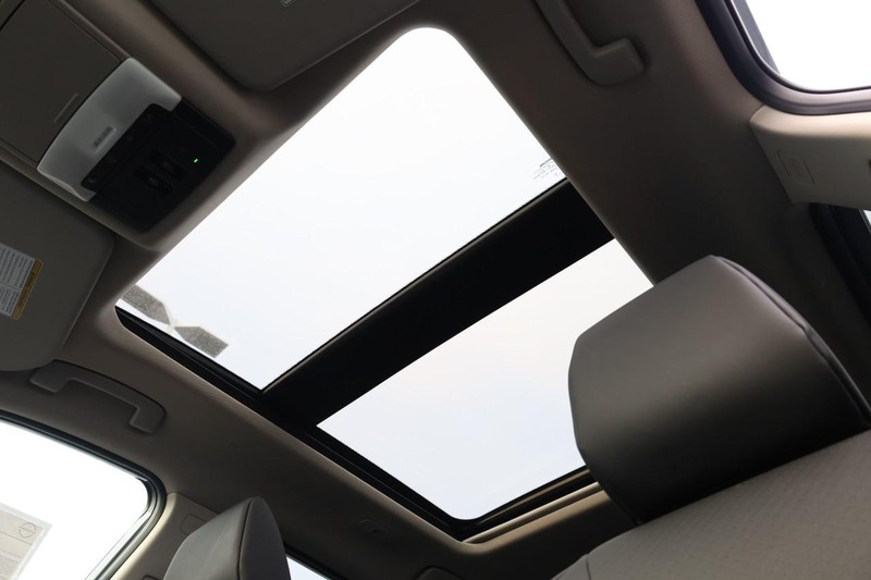 Nissan Rogue Vehicle Image 08