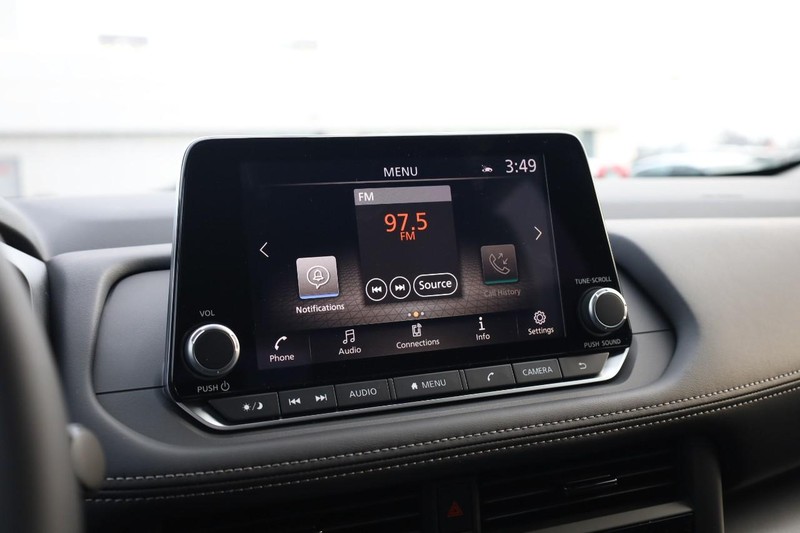 Nissan Rogue Vehicle Image 13