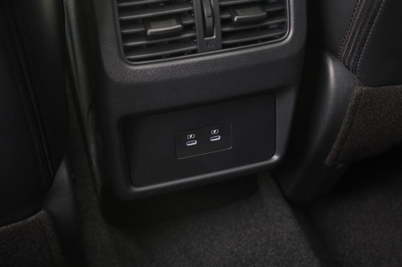 Nissan Rogue Vehicle Image 23