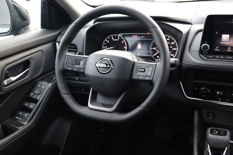 Nissan Rogue Vehicle Image 25
