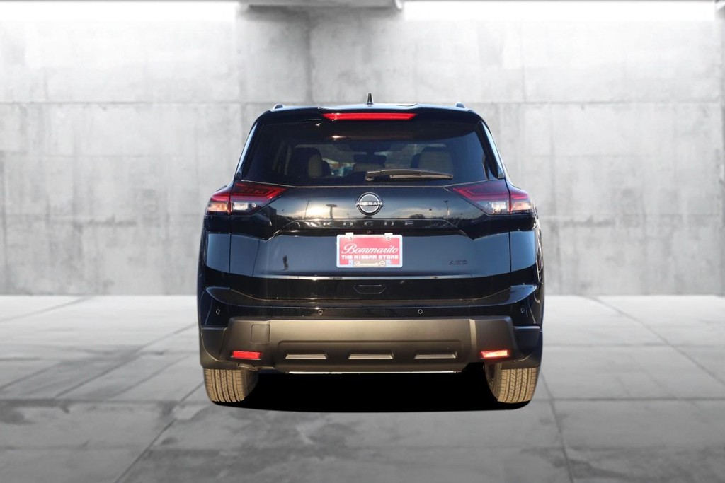 Nissan Rogue Vehicle Image 06