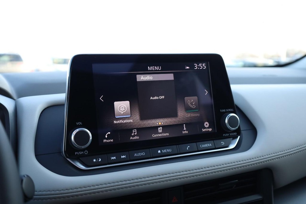 Nissan Rogue Vehicle Image 14