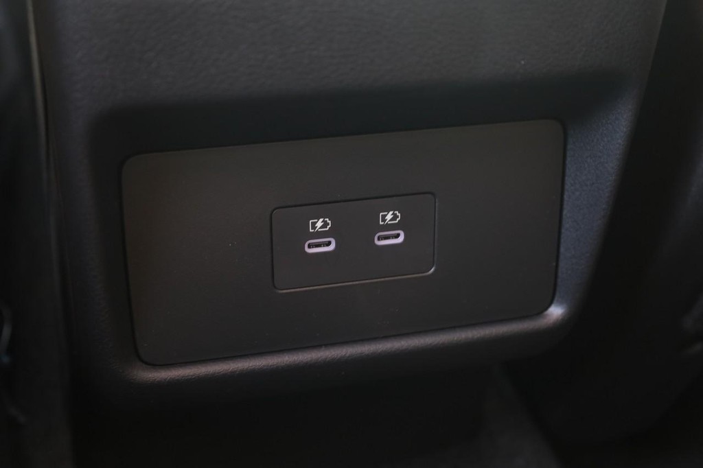 Nissan Rogue Vehicle Image 24