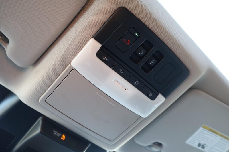 Nissan Rogue Vehicle Image 19