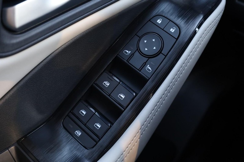 Nissan Rogue Vehicle Image 20