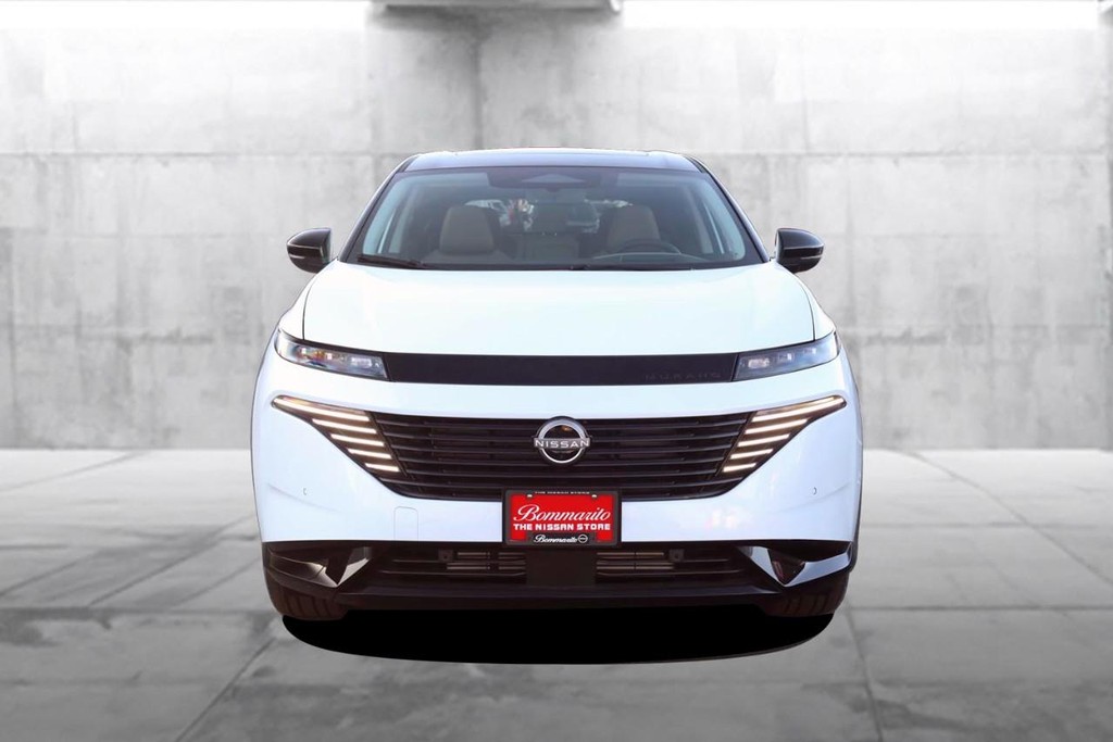 Nissan Murano Vehicle Full-screen Gallery Image 4