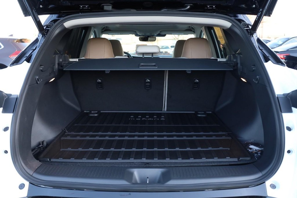 Nissan Murano Vehicle Full-screen Gallery Image 7