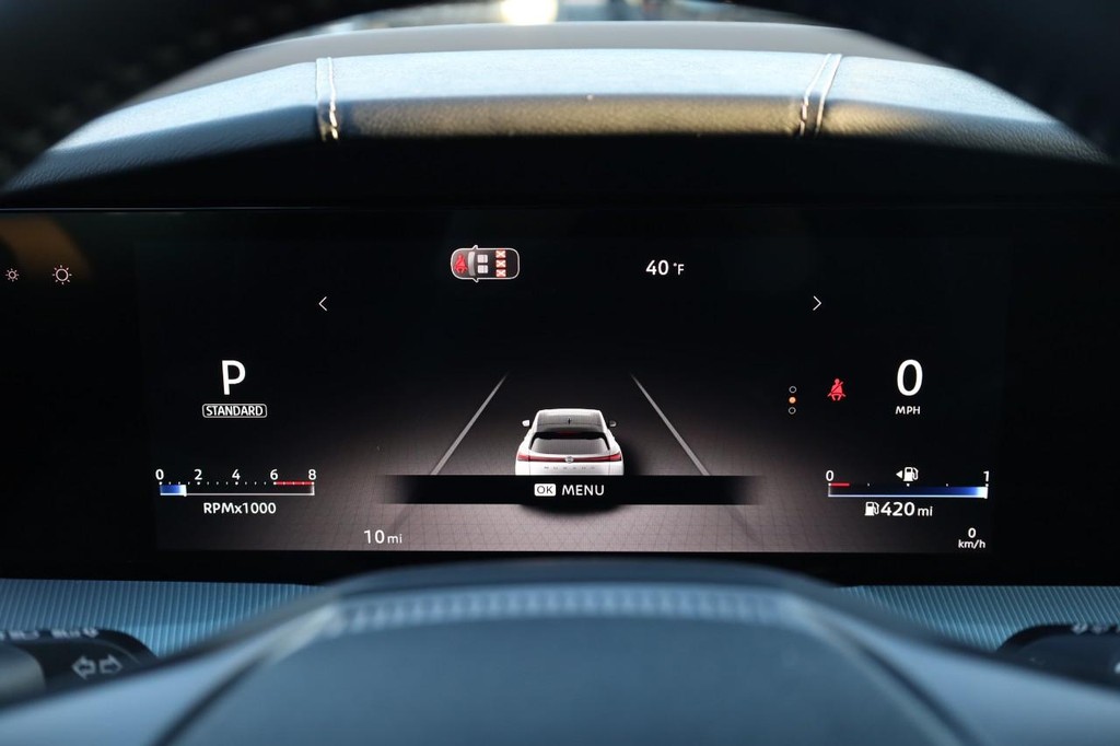 Nissan Murano Vehicle Full-screen Gallery Image 13