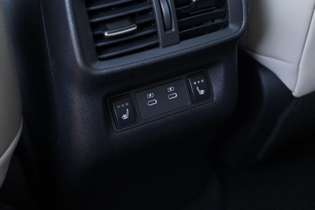 Nissan Murano Vehicle Full-screen Gallery Image 26