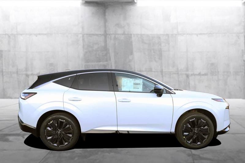 Nissan Murano Vehicle Image 05