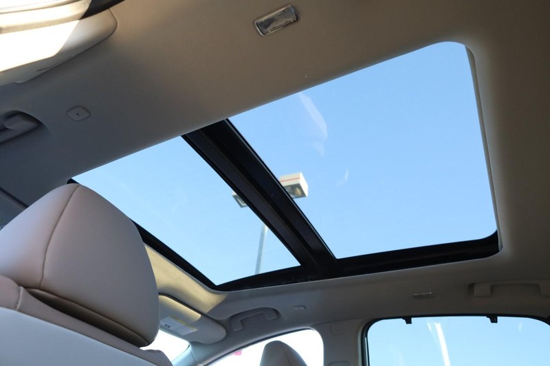 Nissan Murano Vehicle Image 10