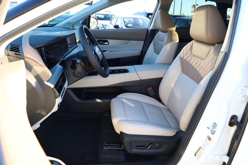 Nissan Murano Vehicle Image 11