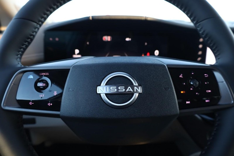 Nissan Murano Vehicle Image 12