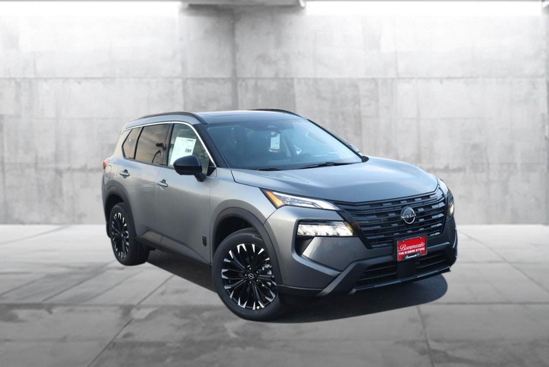 Nissan Rogue Vehicle Image 02