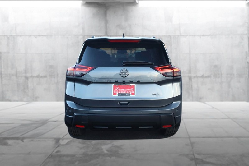 Nissan Rogue Vehicle Image 06